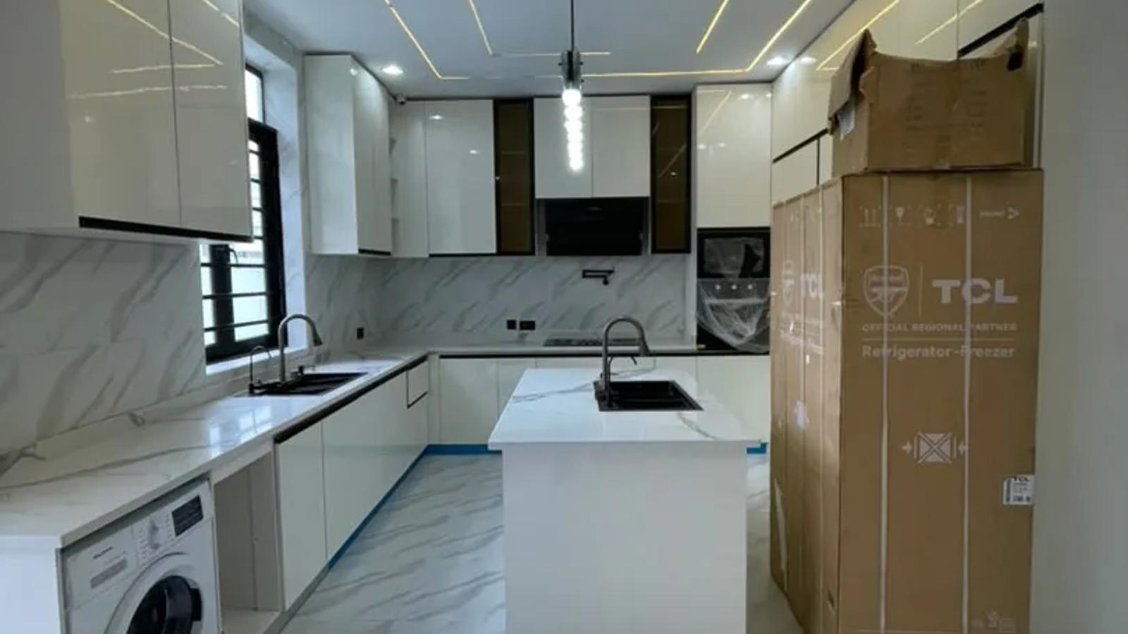 5 Bedroom Fully Detached Duplex