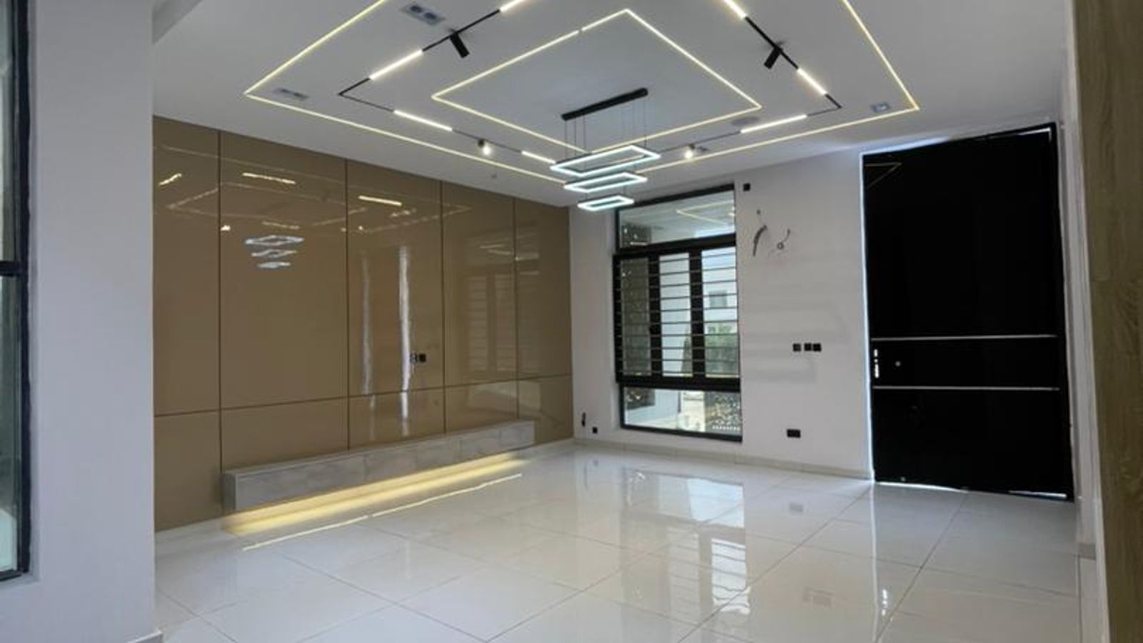 5 Bedroom Fully Detached Duplex
