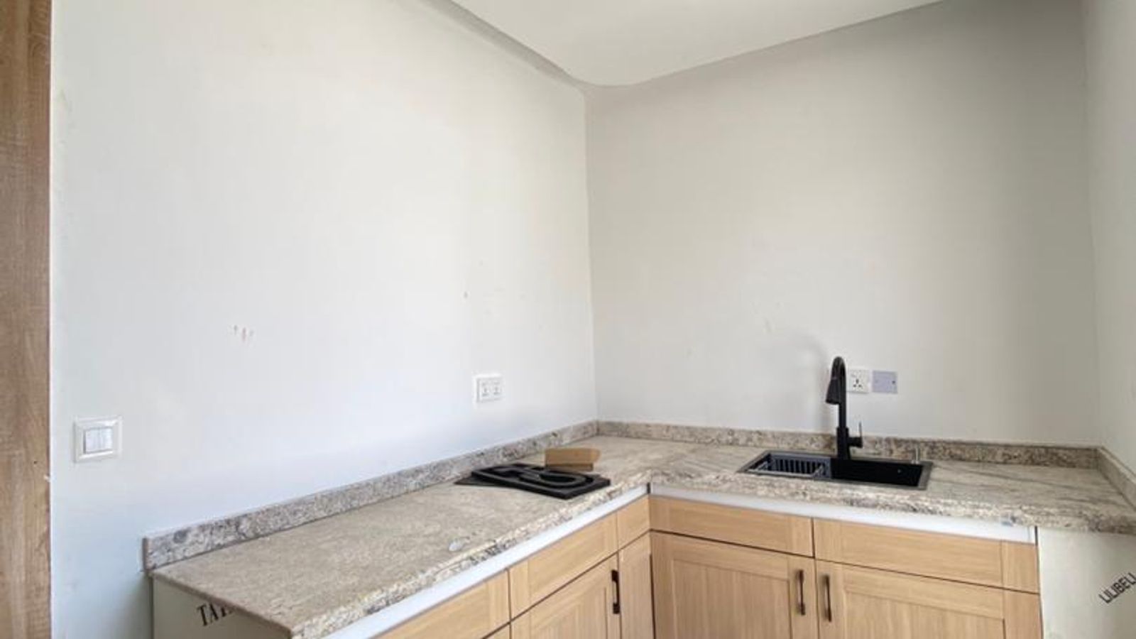 6 Bedroom Fully Detached Duplex