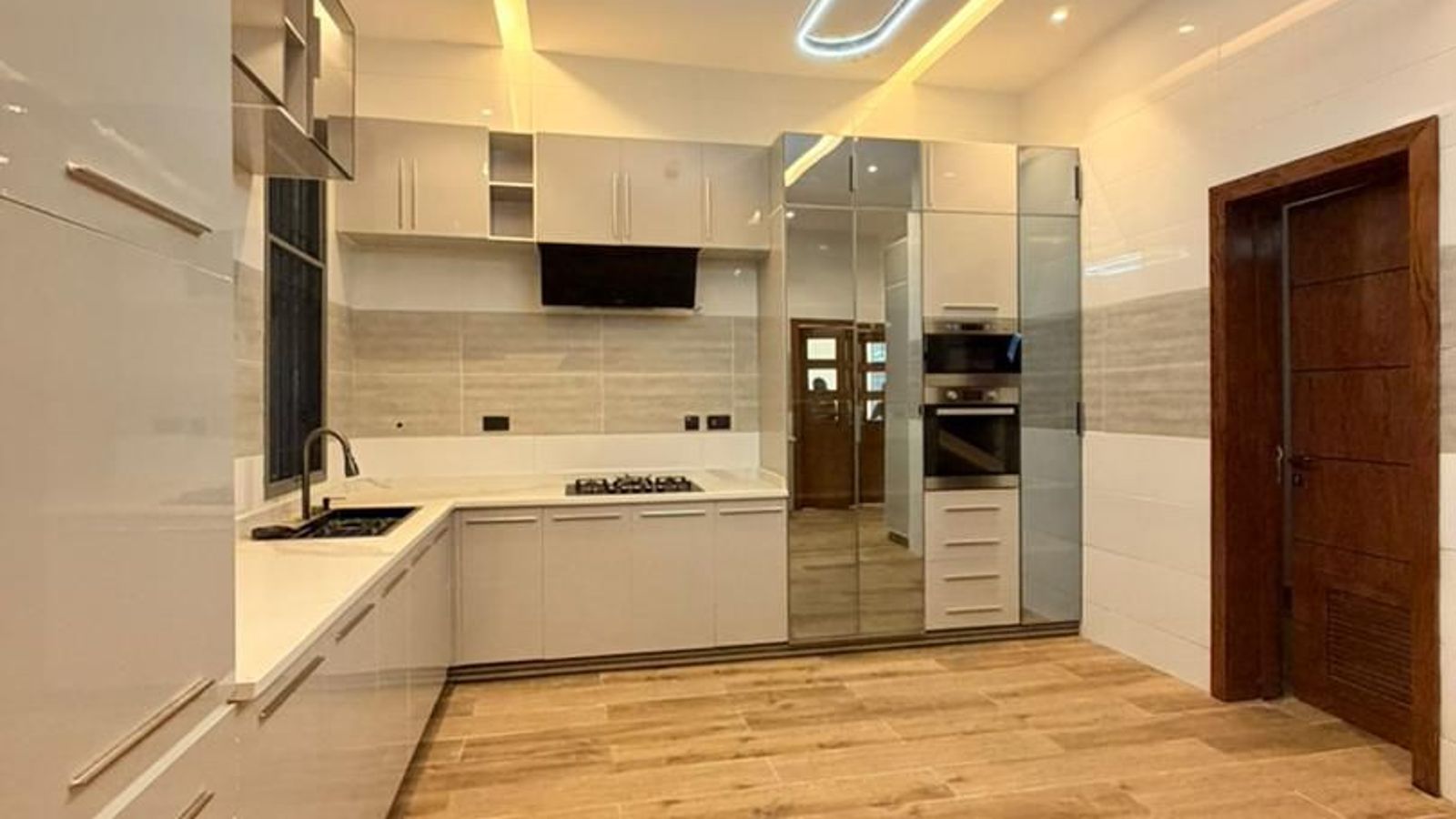 5 Bedroom Fully Detached Duplex