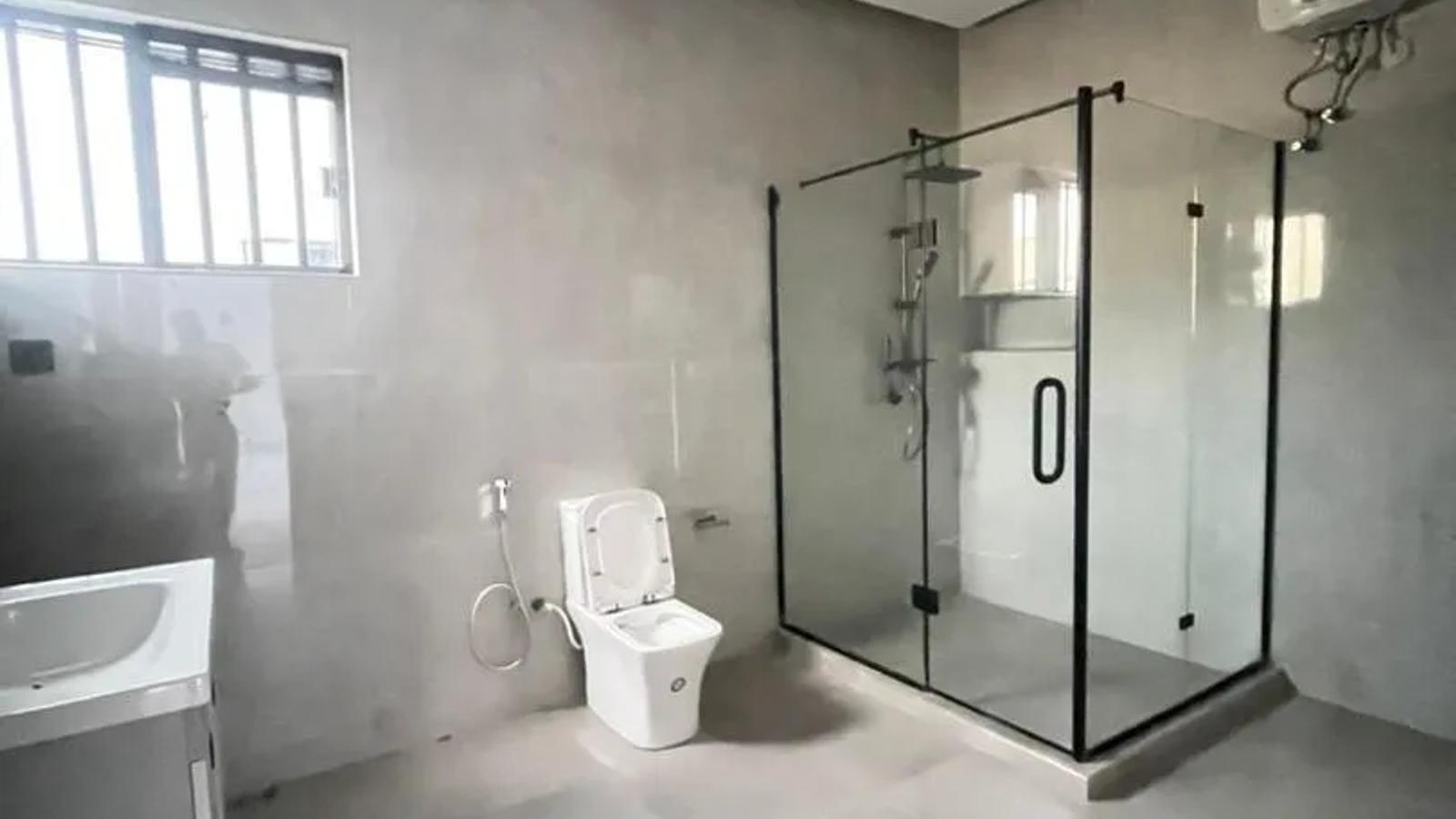 5 Bedroom Fully Detached Duplex