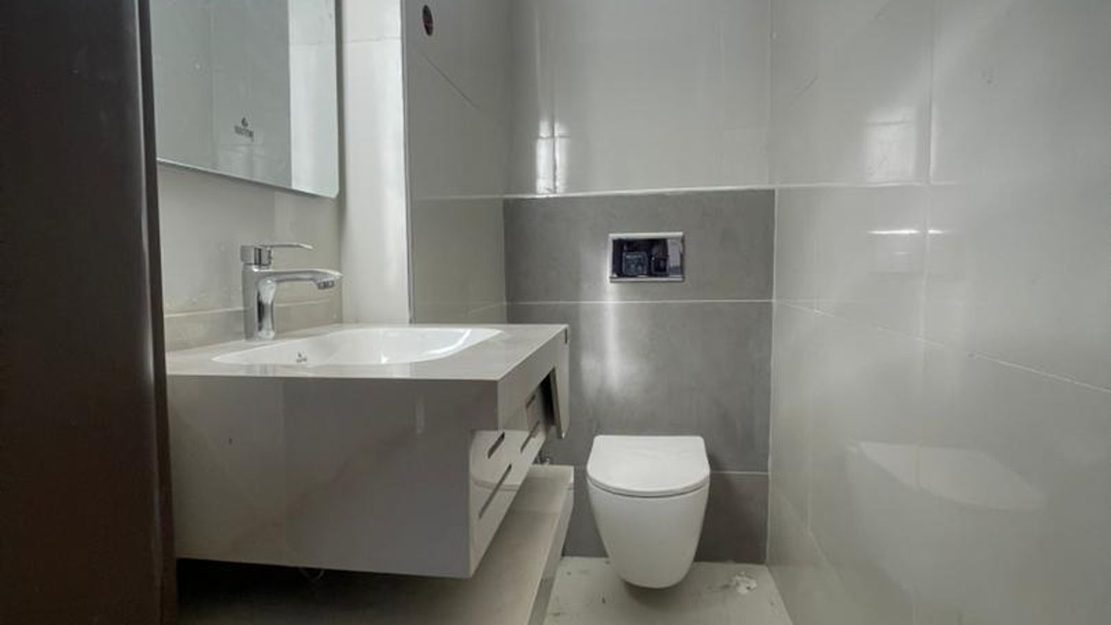 5 Bedroom Fully Detached duplex