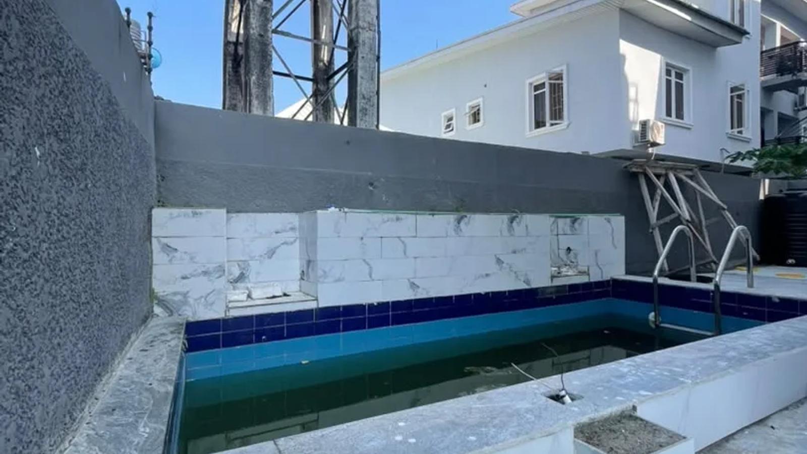 5 Bedroom Fully Detached Duplex