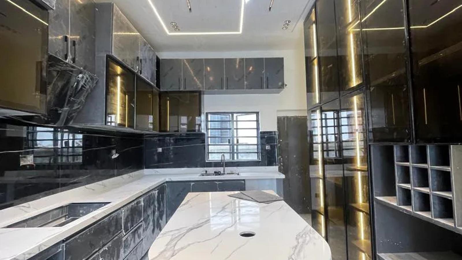 5 Bedroom Fully Detached Duplex