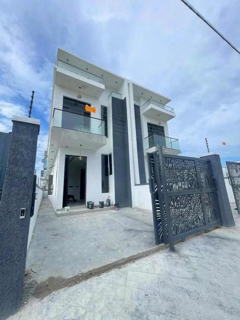 4 Bedroom Semi Detached Duplex