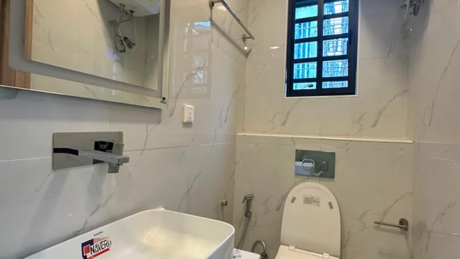 4 BEDROOM MAISONETTE WITH BQ
