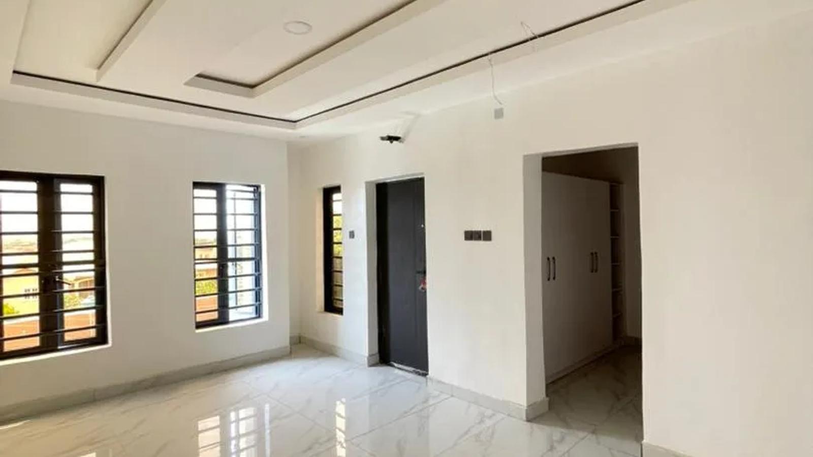 5 Bedroom Semi Detached Duplex