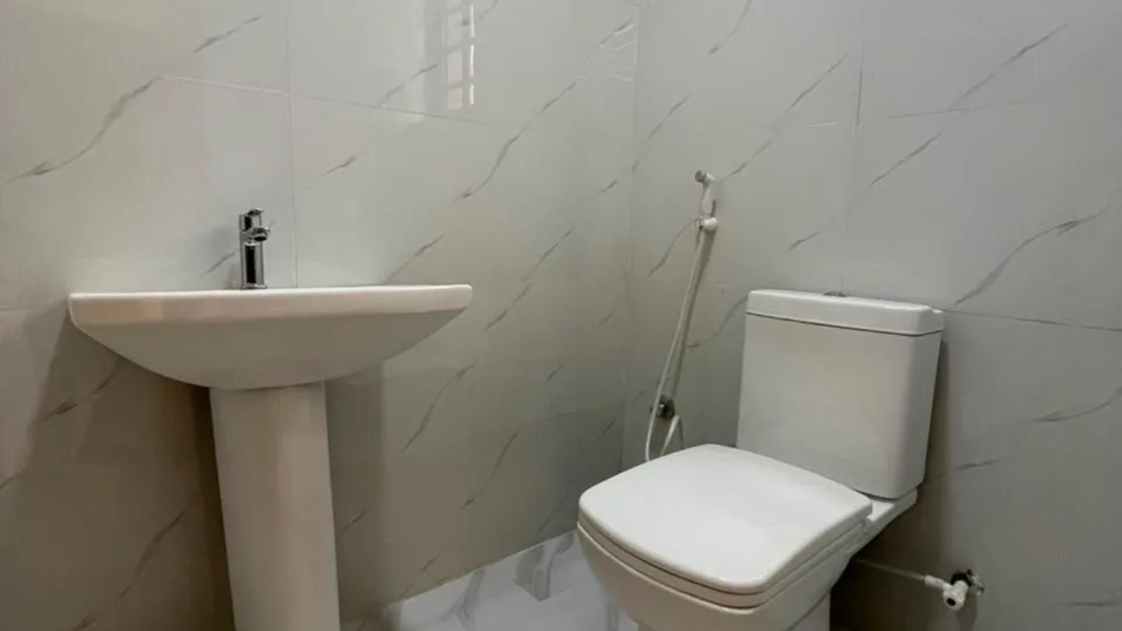 5 BEDROOM FULLY DETACHED DUPLEX WITH BQ