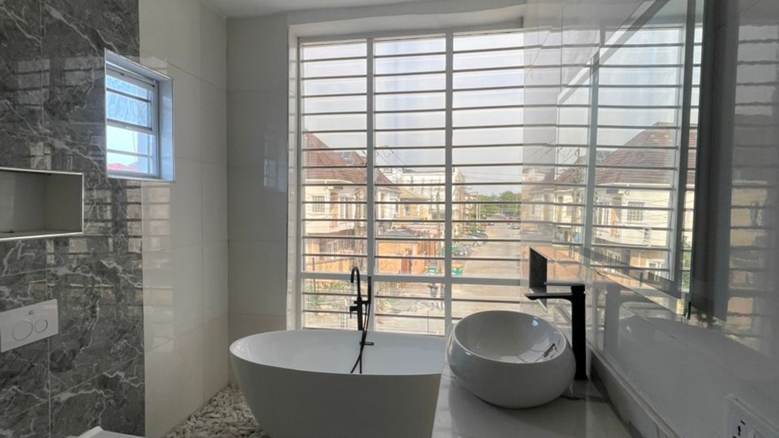 5 Bedroom Fully Detached Duplex