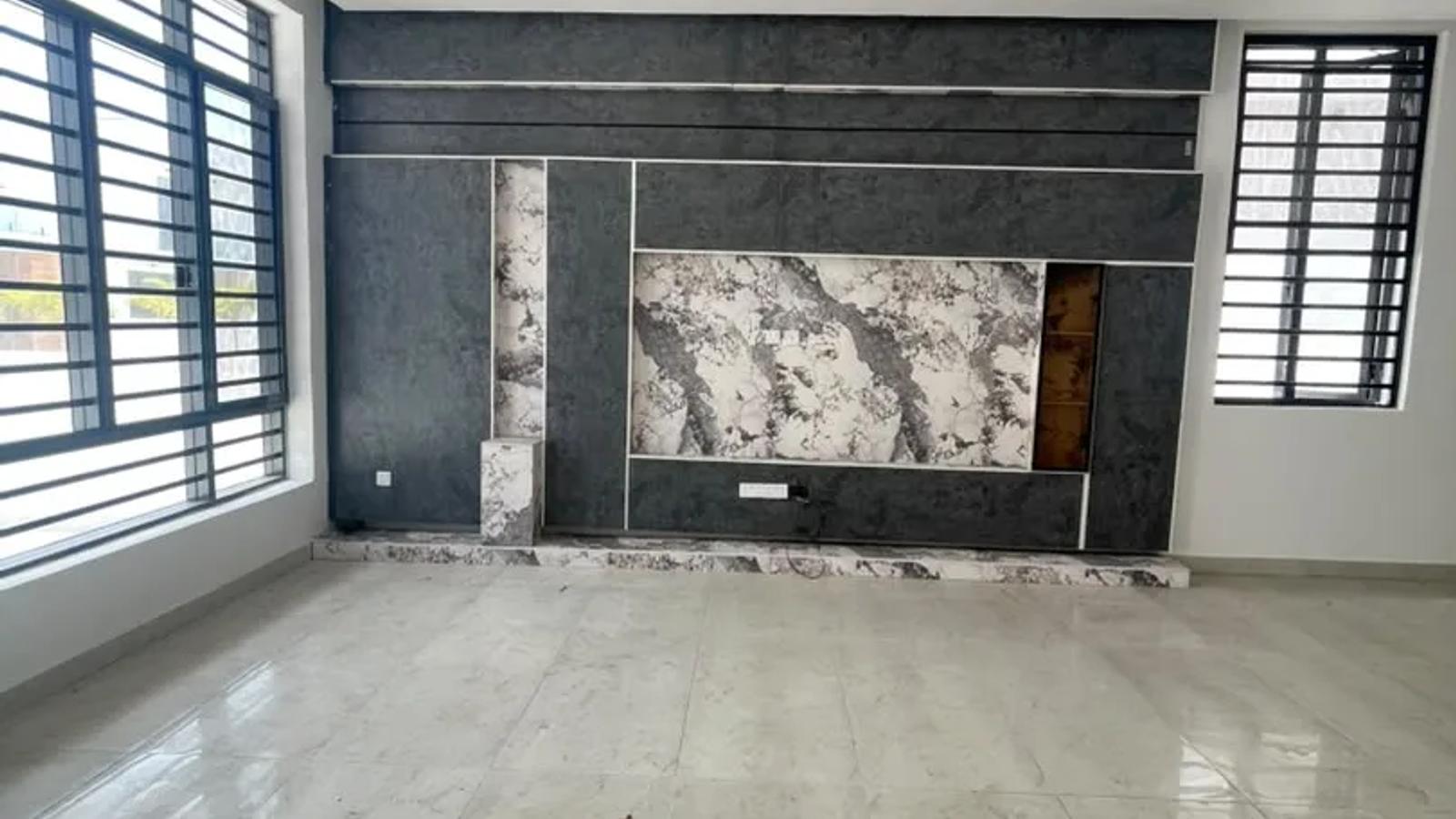 4 BEDROOM FULLY-DETACHED DUPLEX WITH BQ