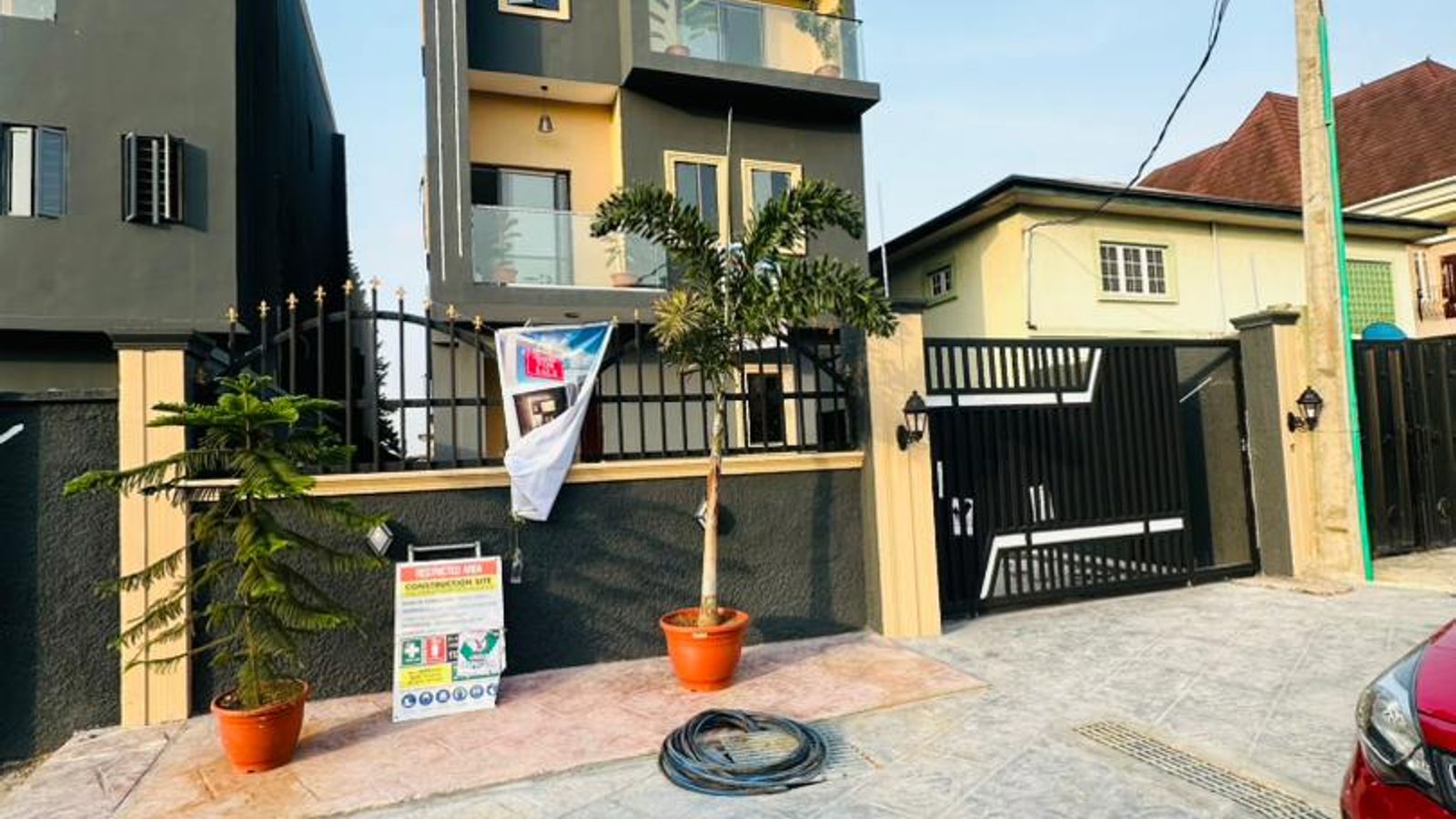 5 Bedroom Fully Detached Duplex