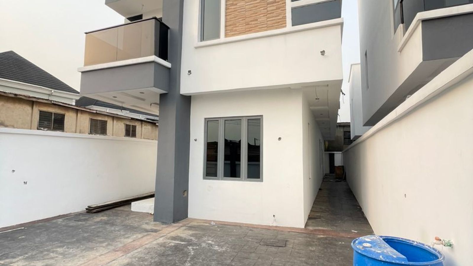 5 Bedroom Fully Detached Duplex