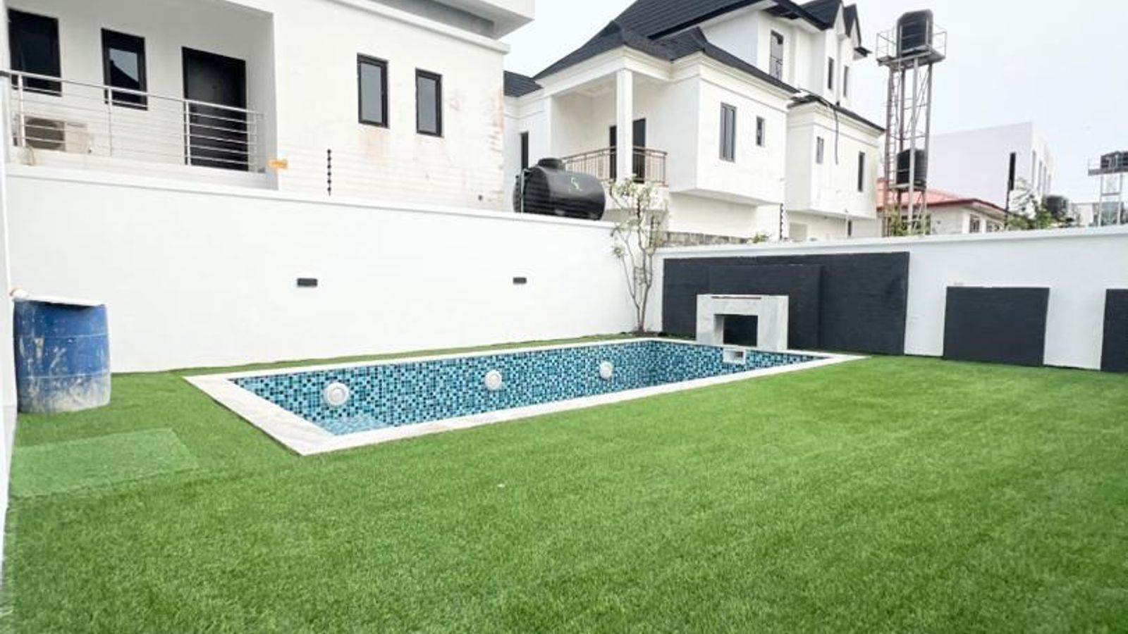 5 Bedroom Fully Detached Duplex