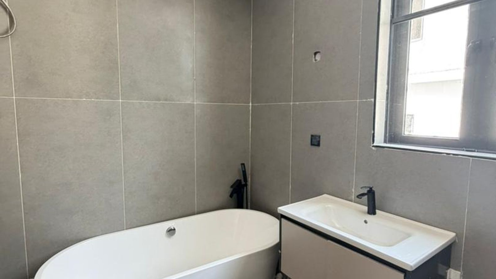 5 Bedroom Fully Detached Duplex