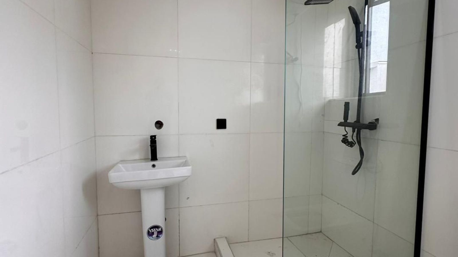 5 Bedroom Fully Detached Duplex