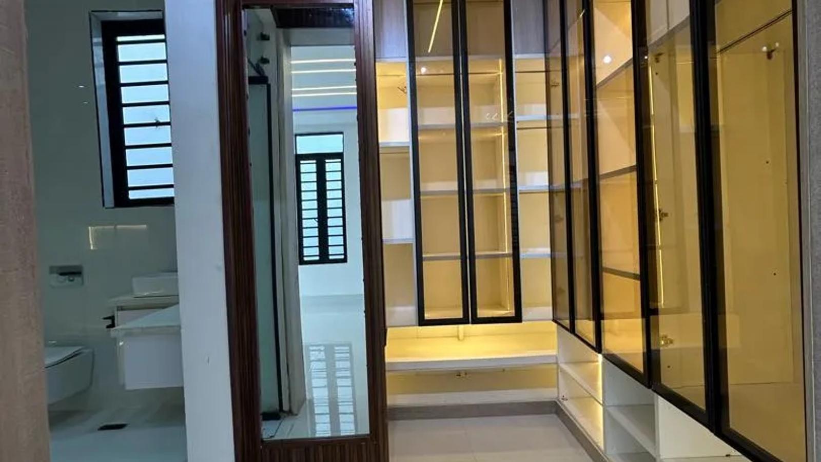 5 Bedroom Fully Detached Duplex