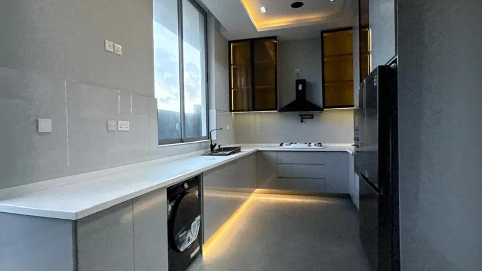 5 Bedroom Fully Detached Duplex
