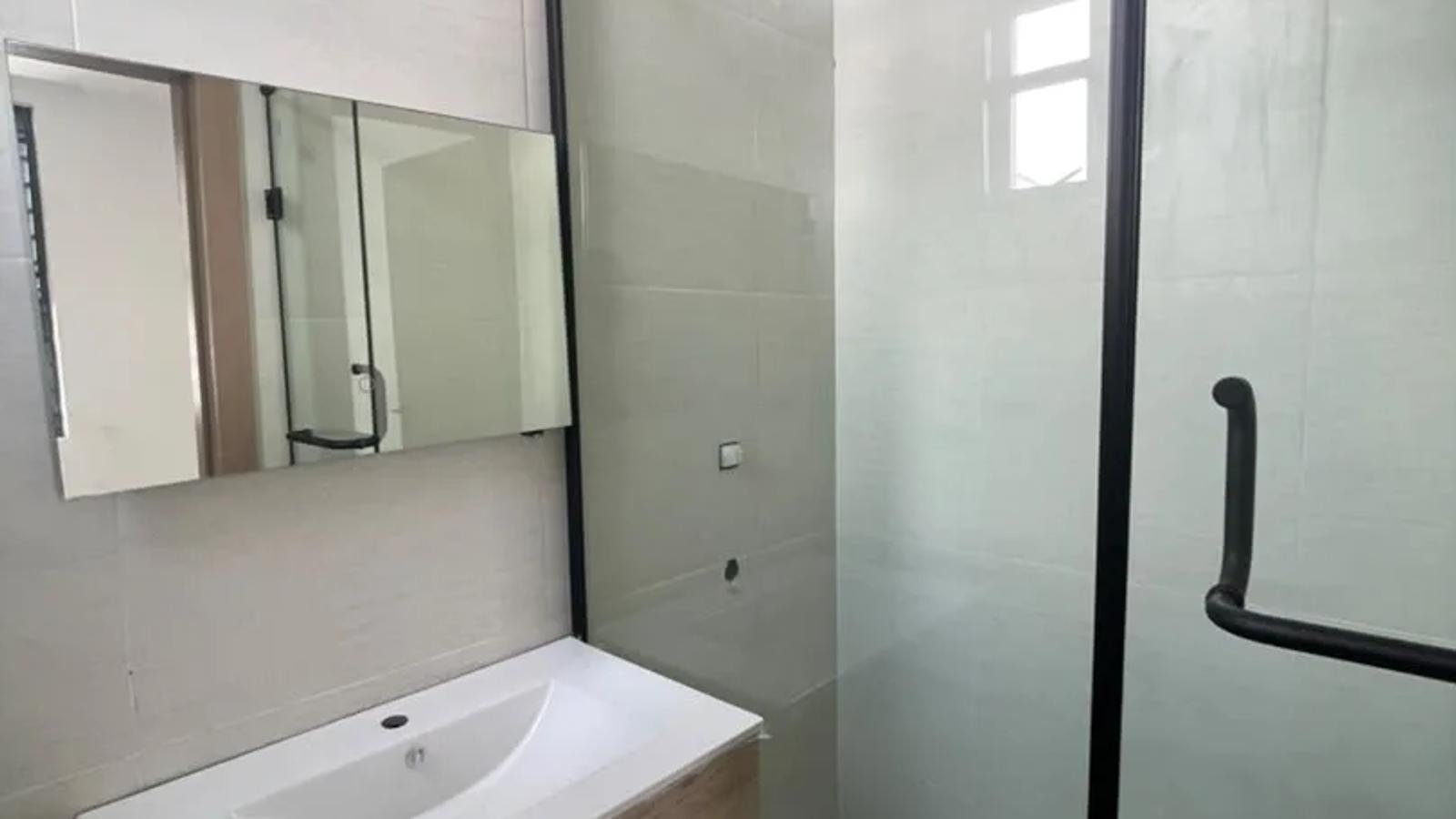 4 BEDROOM FULLY-DETACHED DUPLEX WITH BQ