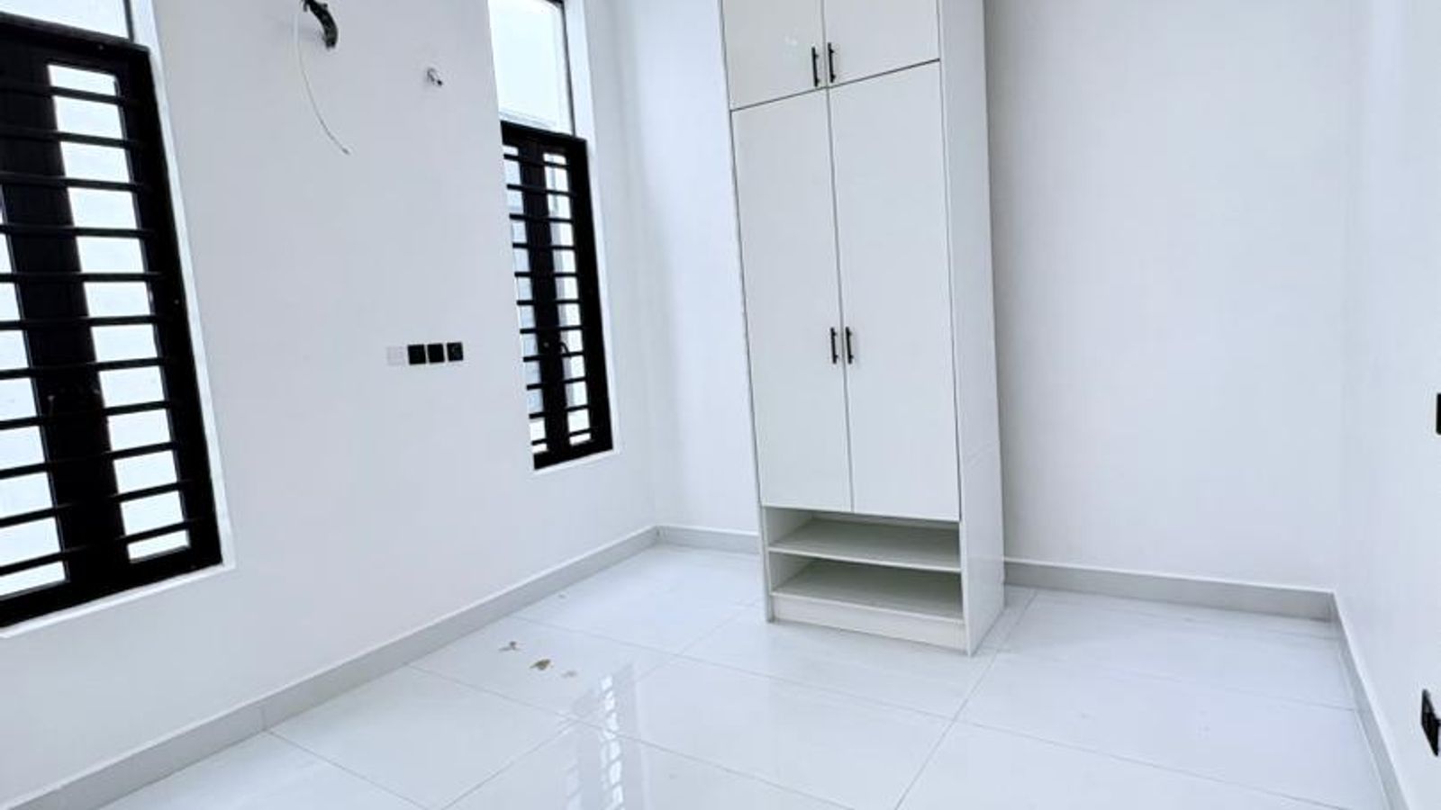 5 Bedroom Fully Detached Duplex