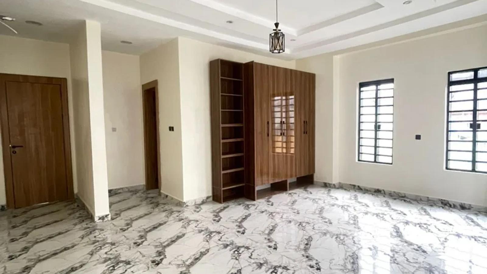 4 BEDROOM SEMI-DETACHED DUPLEX