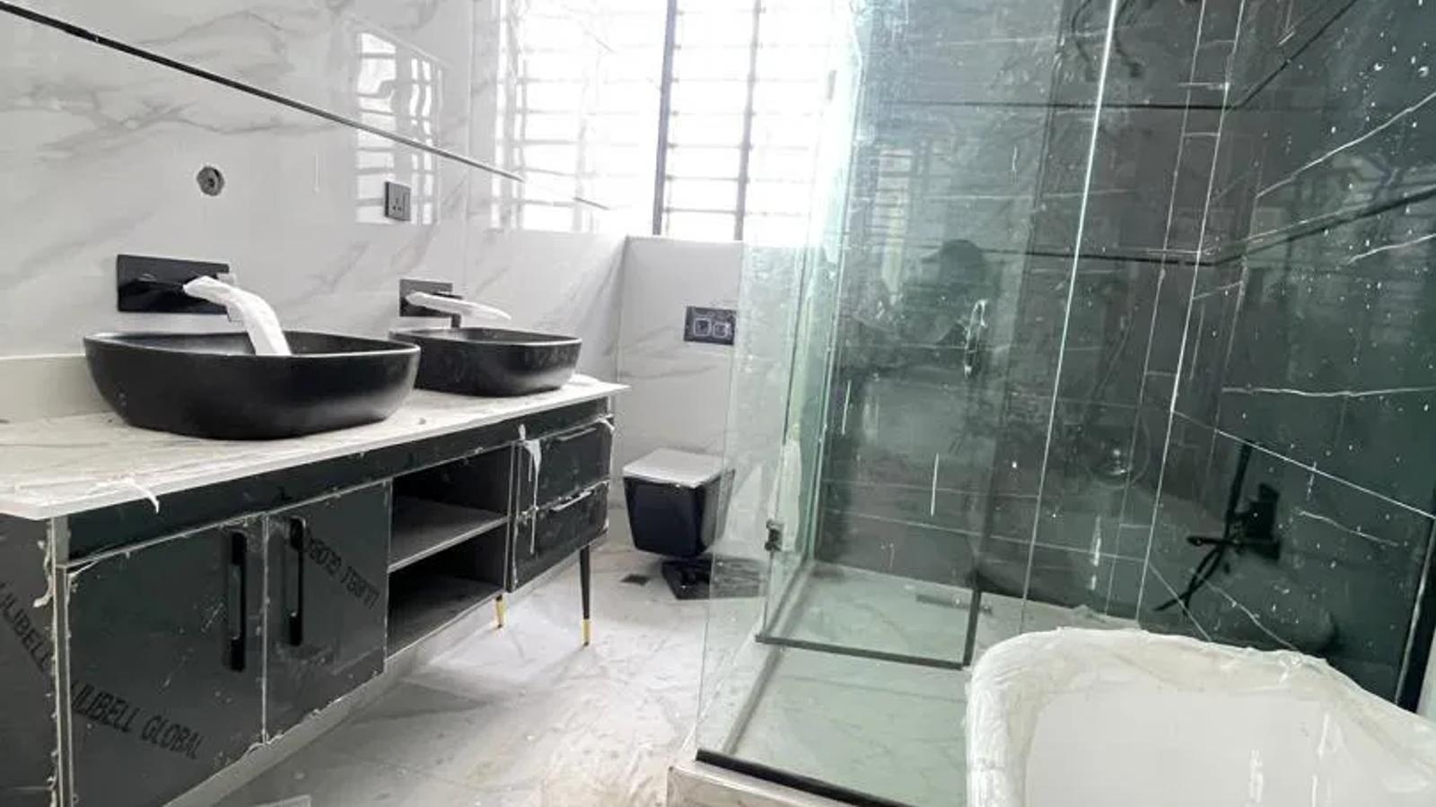 5 Bedroom Fully Detached Duplex