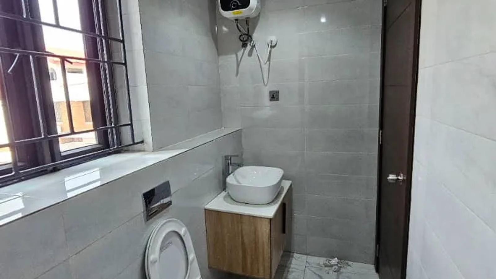 6 Bedroom Fully Detached Duplex