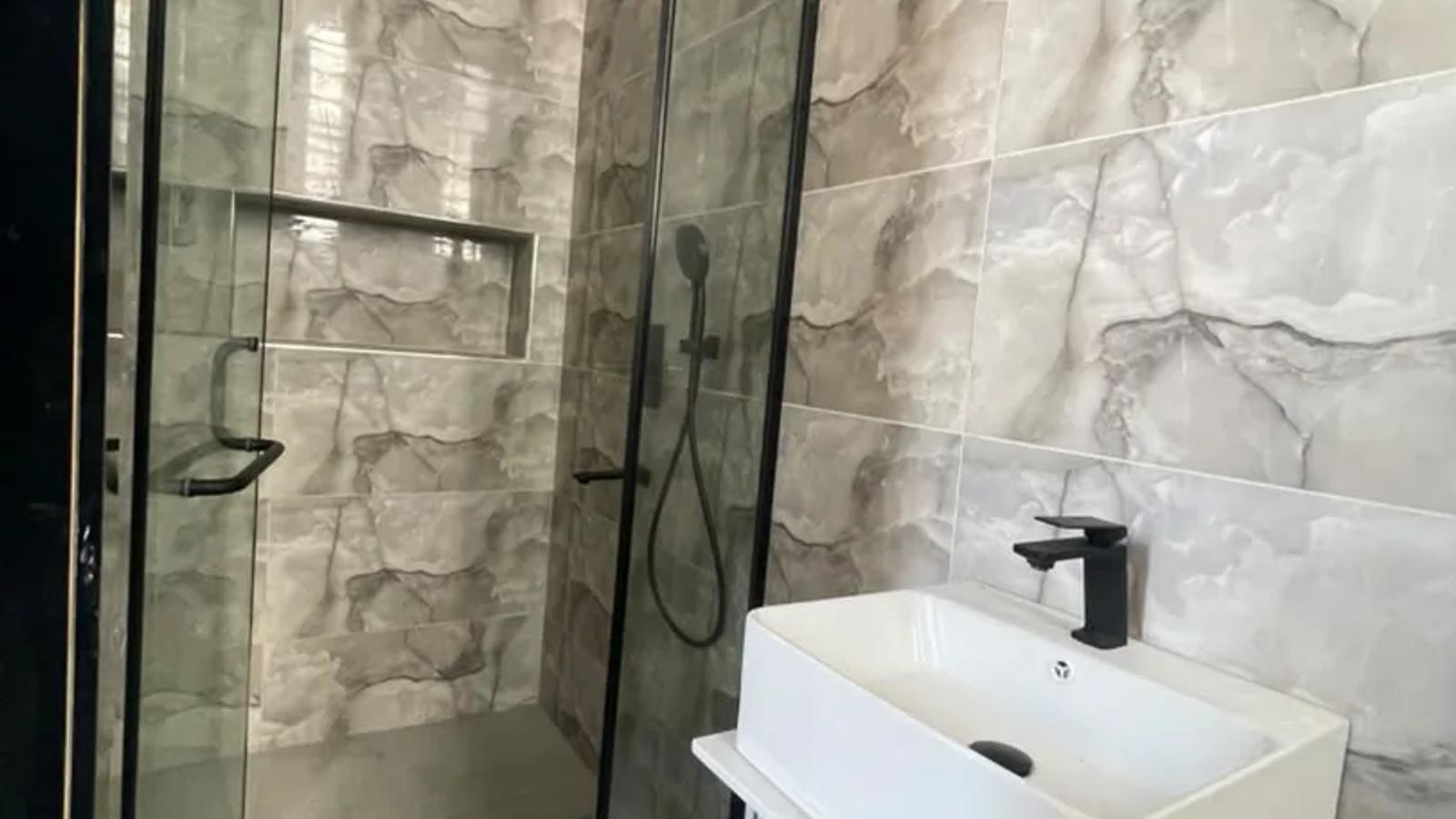 5 Bedroom Fully Detached Duplex