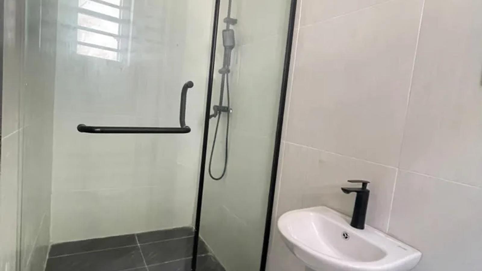 5 Bedroom Fully Detached Duplex