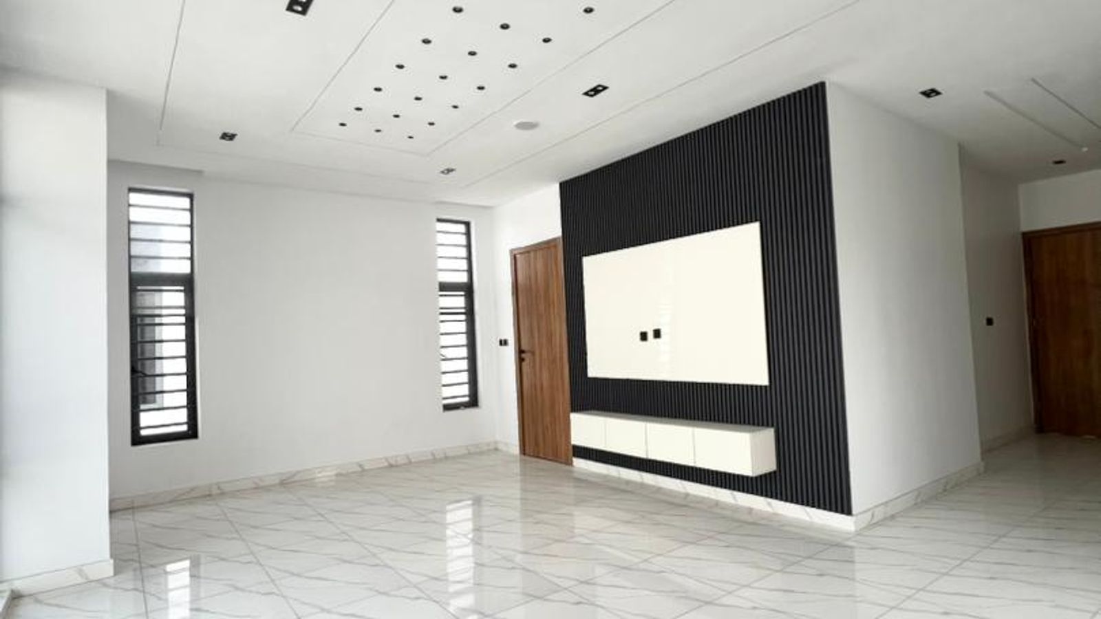 5 Bedroom Fully Detached Duplex