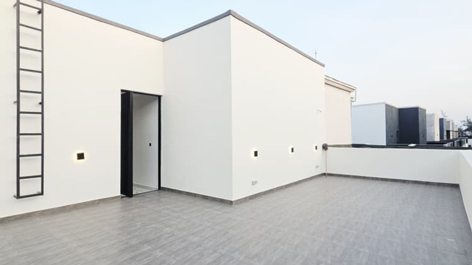 5 Bedroom Fully Detached Duplex
