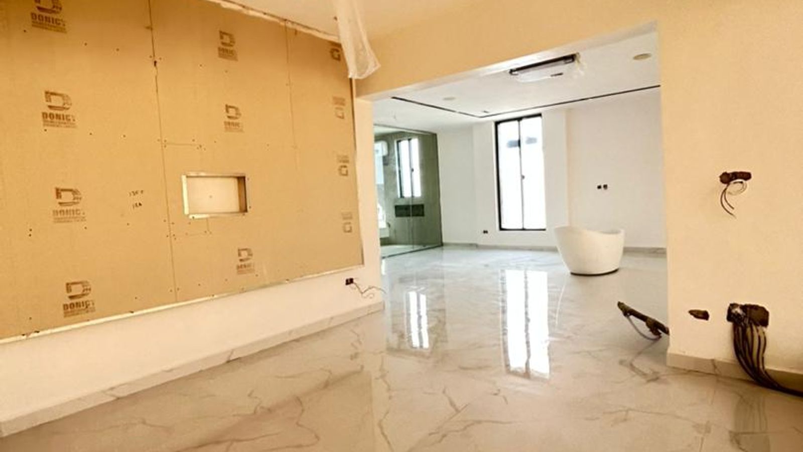 6 Bedroom Fully Detached Duplex