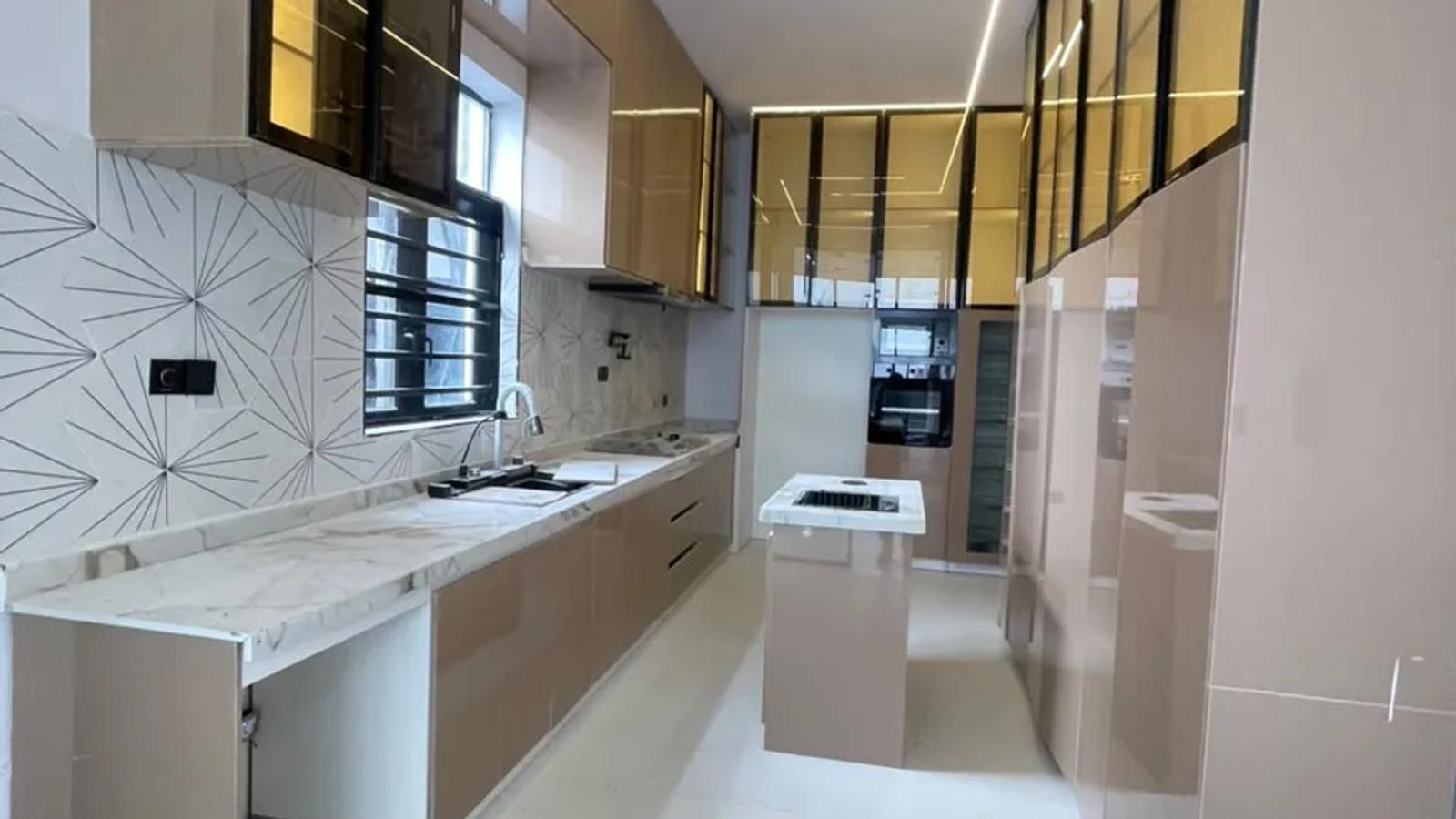 5 Bedroom Fully Detached Duplex