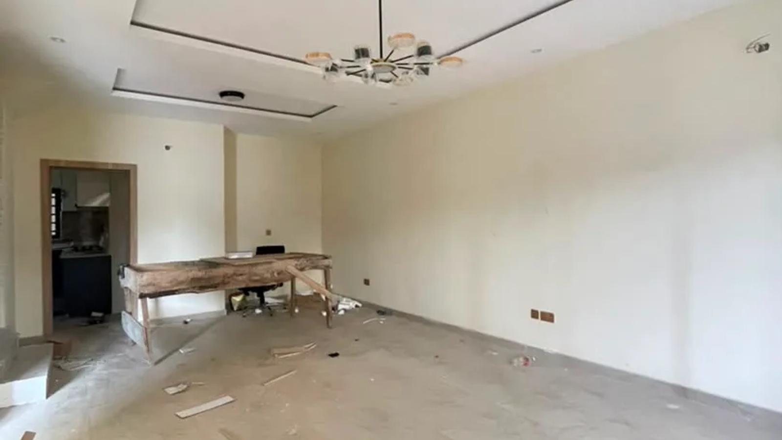 4 BEDROOM TERRACE WITH BQ