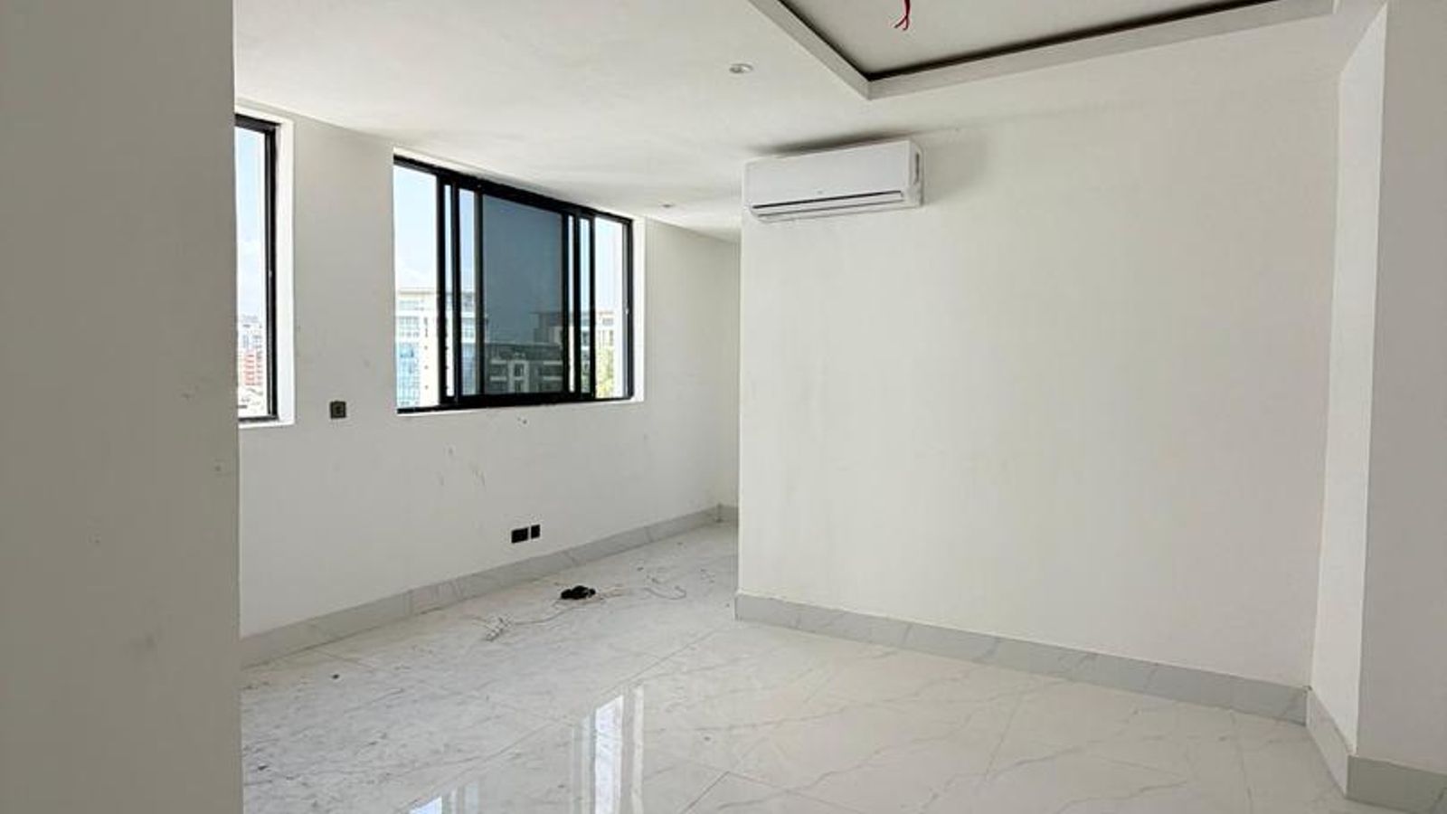 4 Bedroom Maisonette