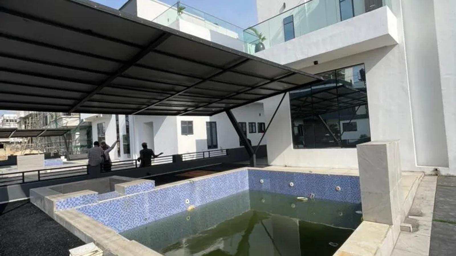 5 Bedroom Fully Detached Duplex