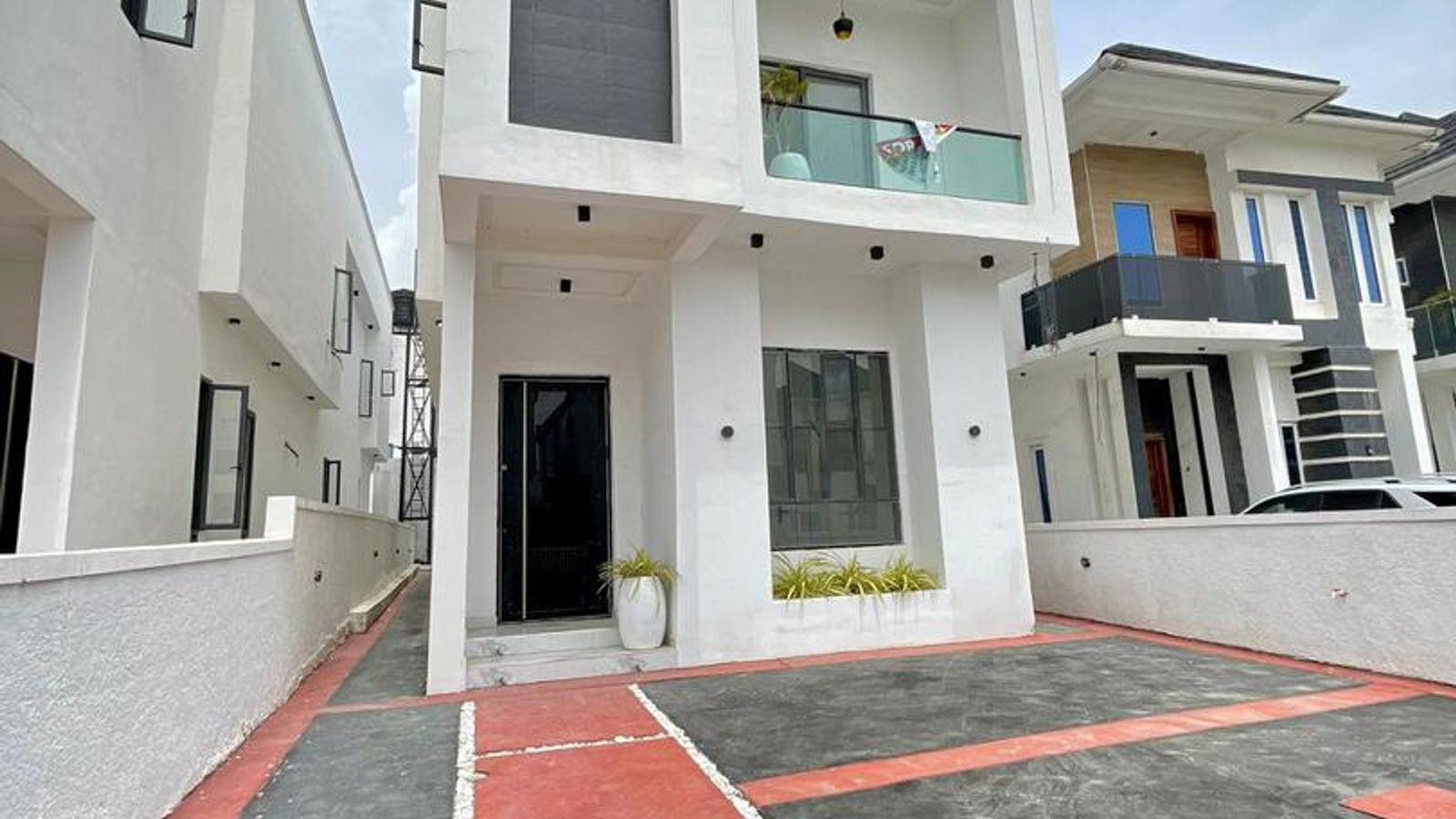 5 Bedroom Fully Detached Duplex