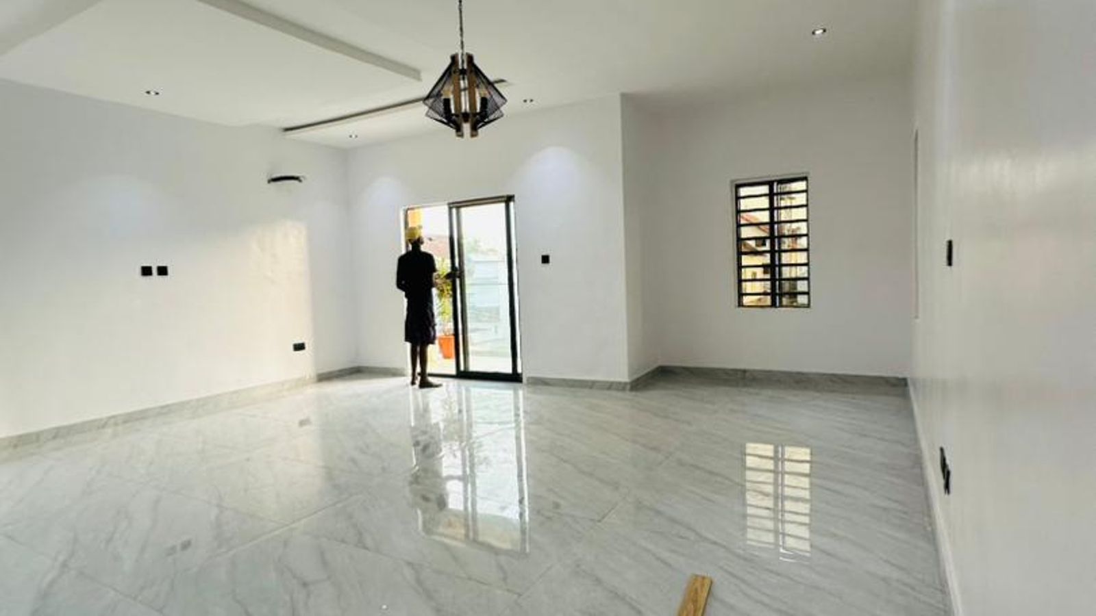 5 Bedroom Fully Detached Duplex