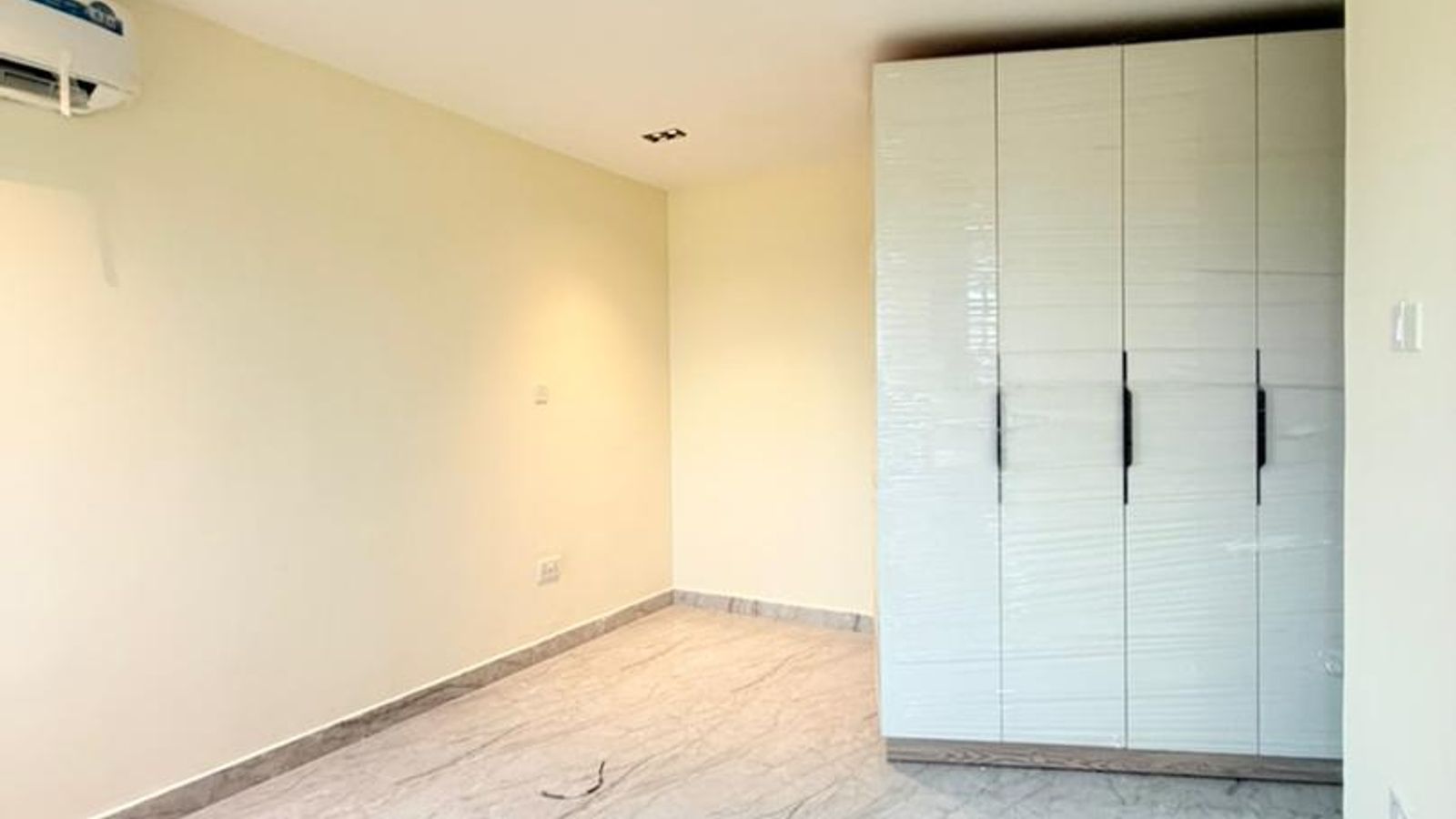 4 Bedroom Maisonette