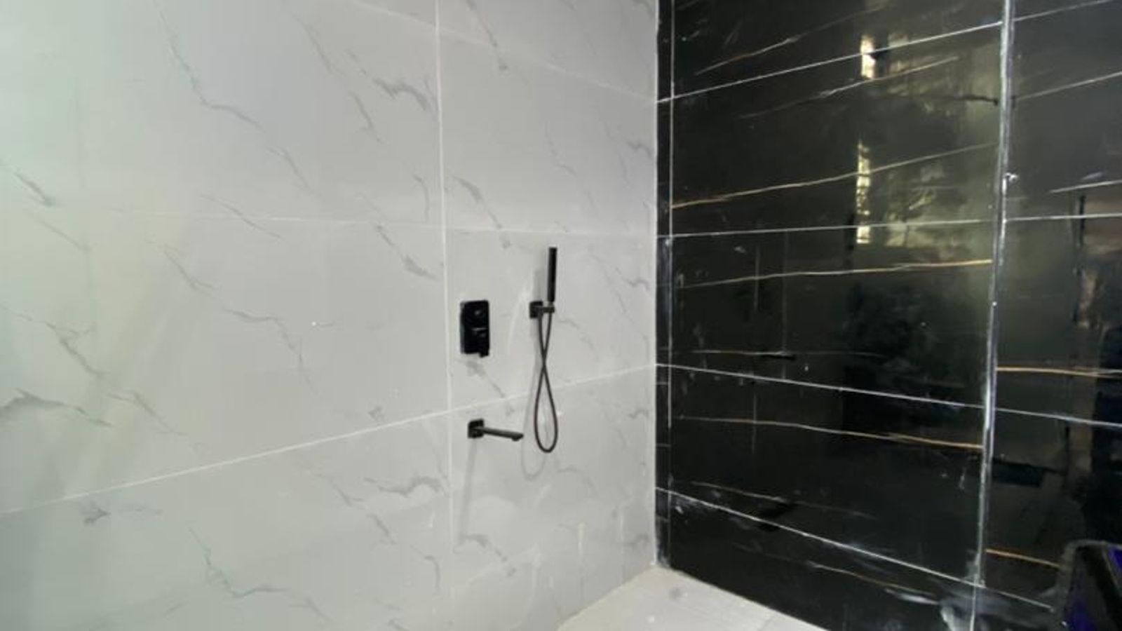 5 Bedroom Fully Detached Duplex