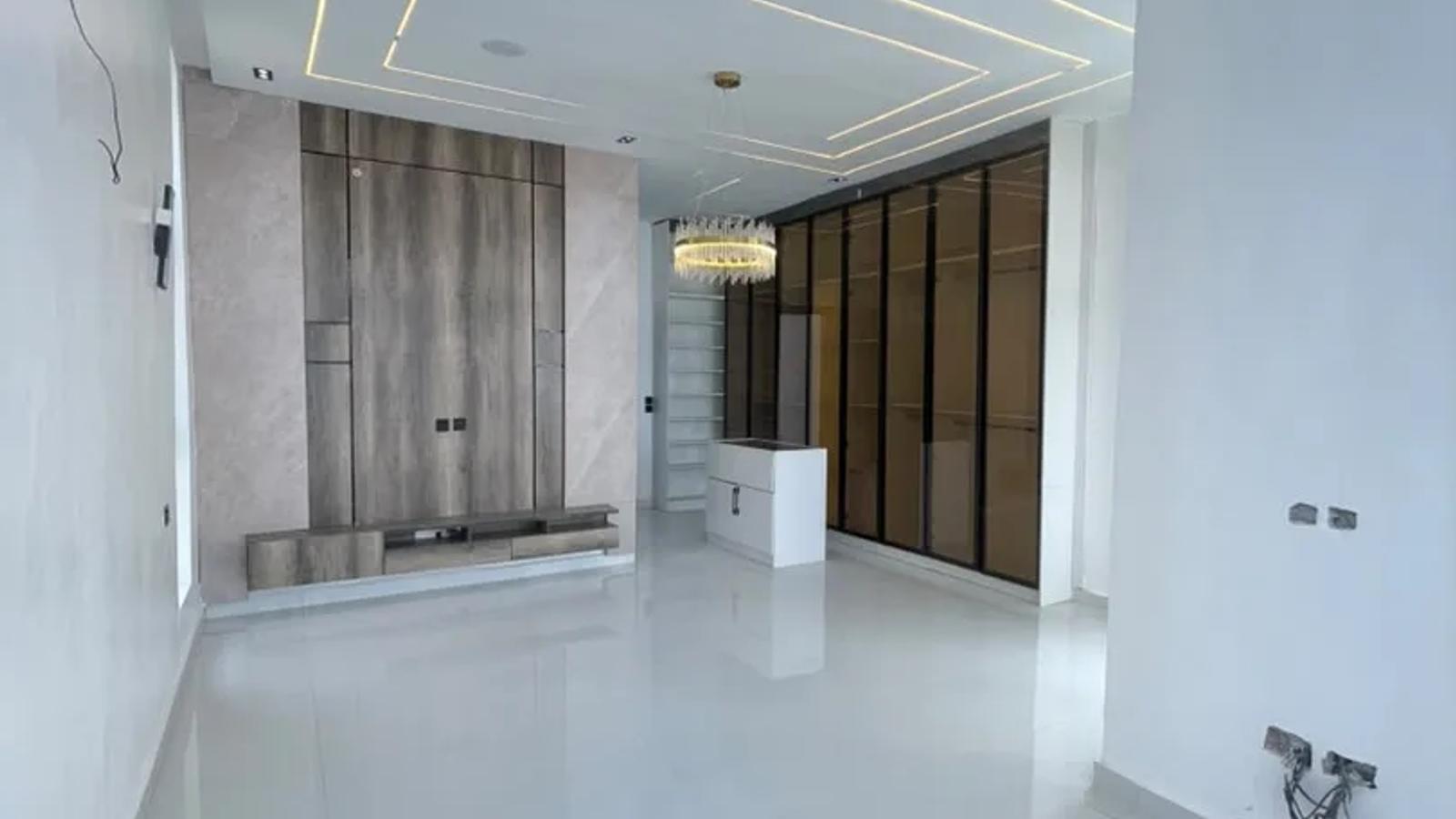 5 Bedroom Fully Detached Duplex