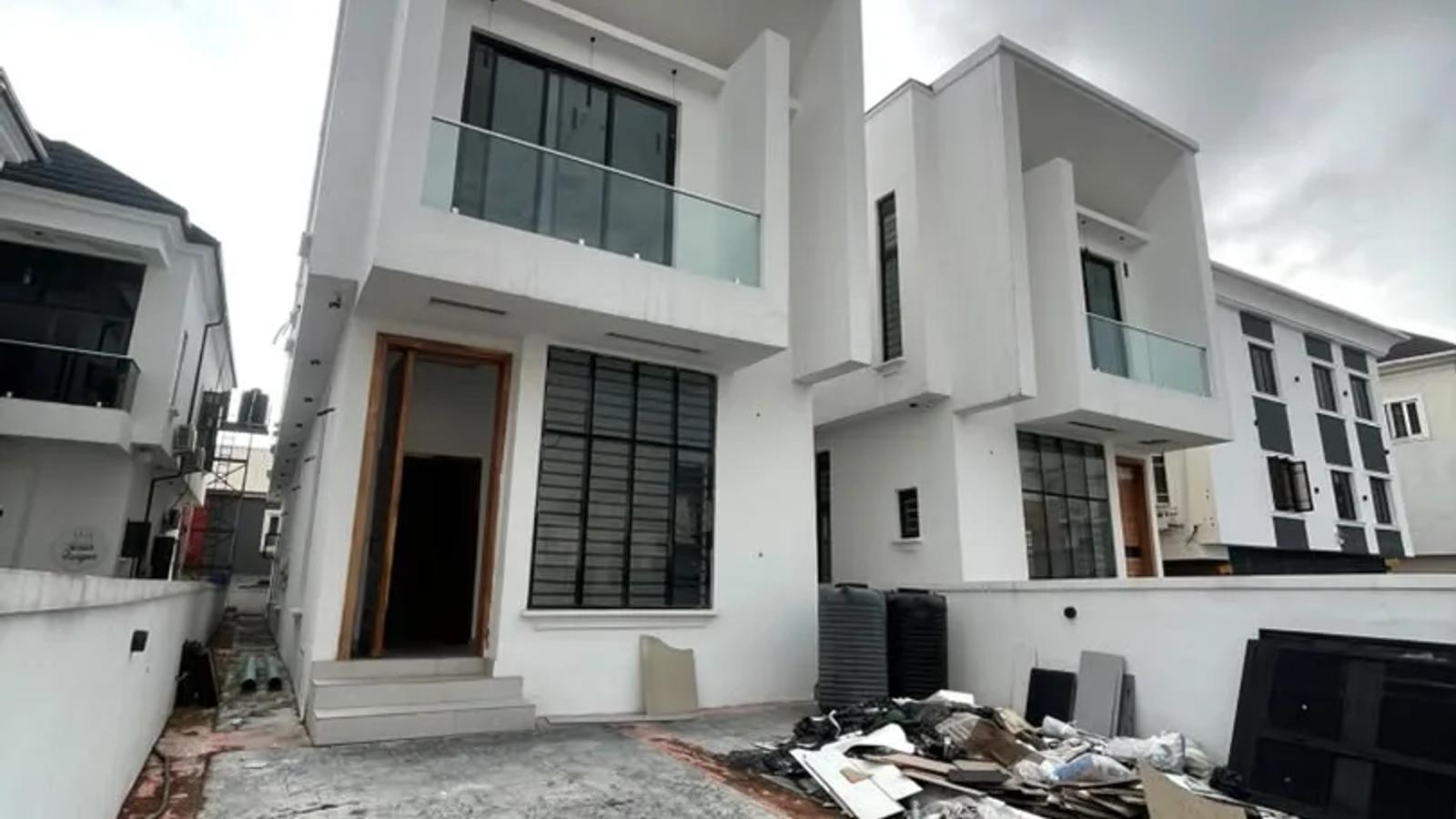 5 Bedroom Fully Detached Duplex