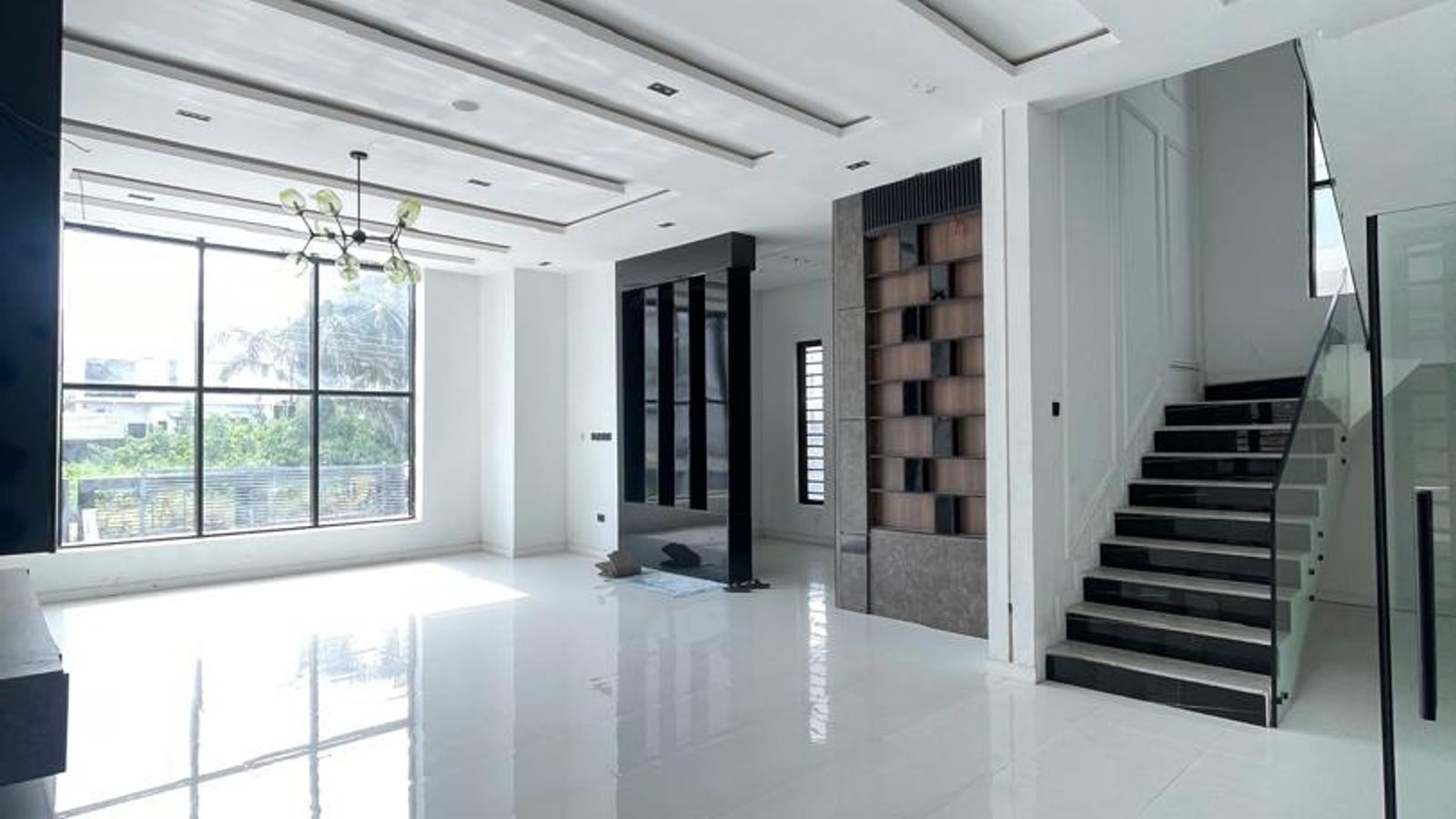6 Bedroom Fully Detached Duplex