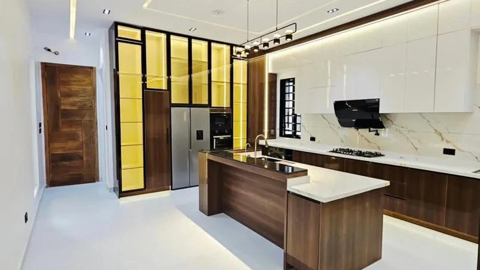 5 Bedroom Fully Detached Duplex