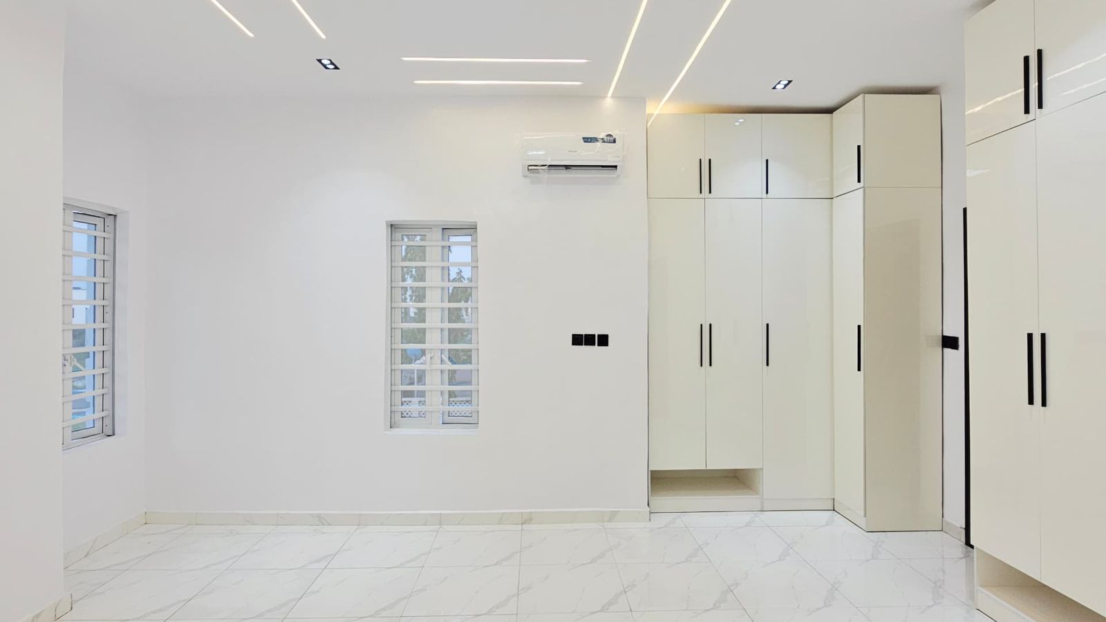 5 Bedroom Fully Detached Duplex