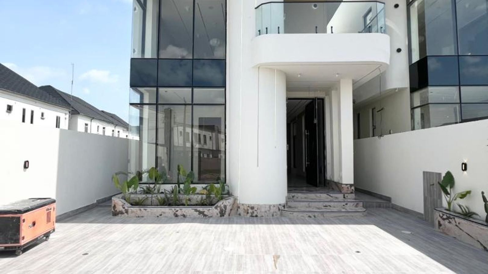 5 Bedroom Fully Detached Duplex