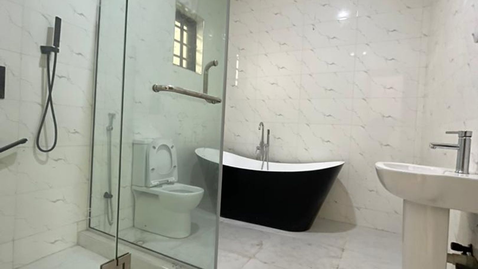 5 Bedroom Fully Detached Duplex
