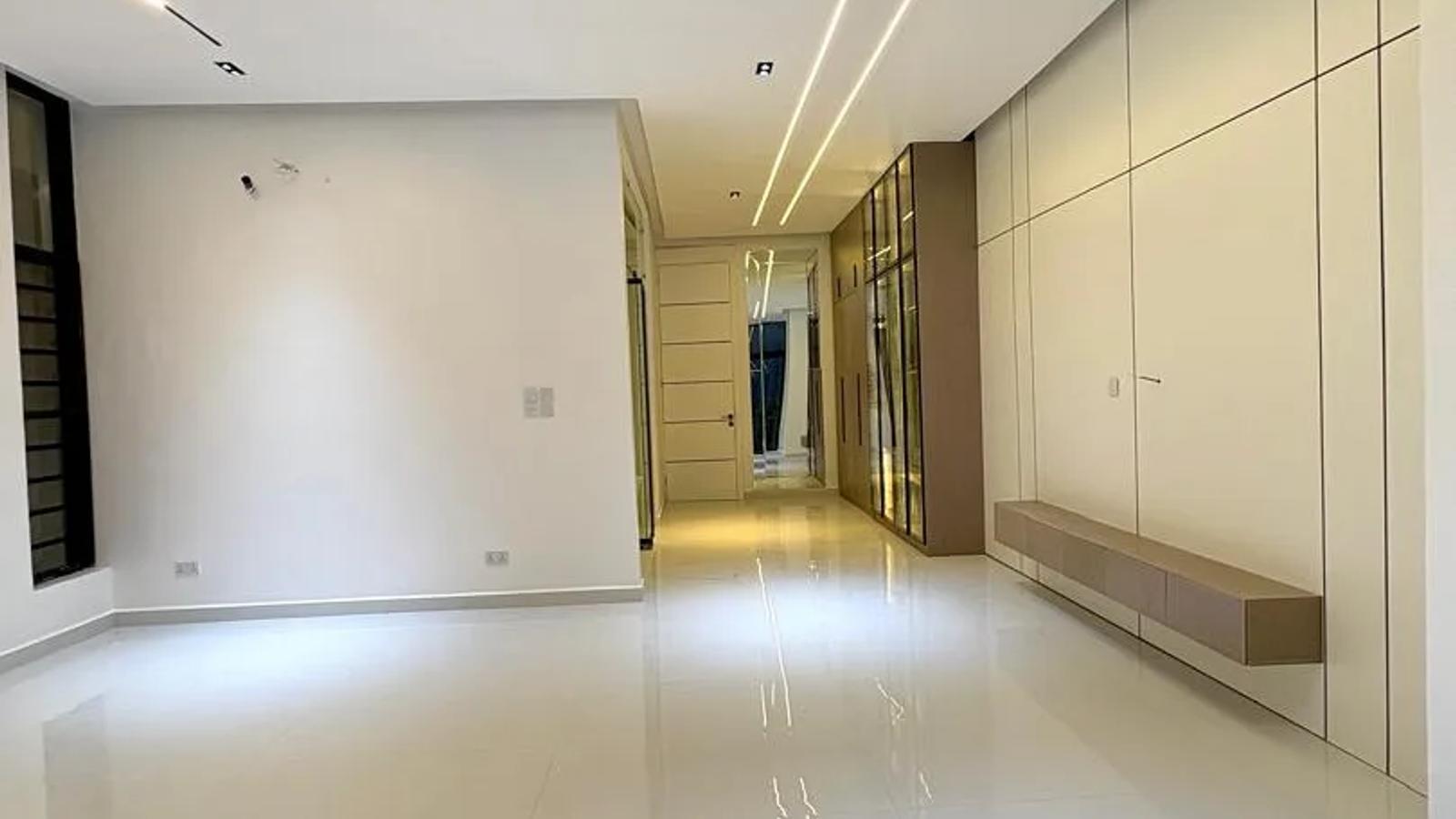 5 Bedroom Fully Detached Duplex