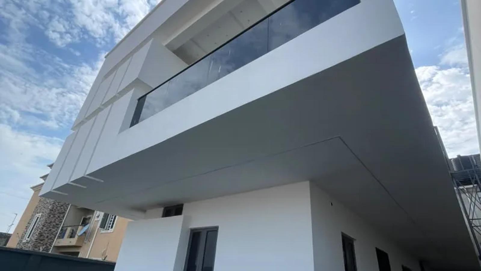 5 BEDROOM FULLY DETACHED DUPLEX WITH BQ