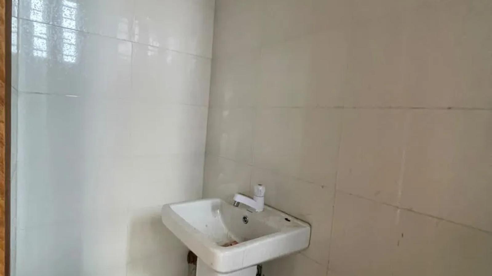 4 Bedroom Fully Detached Duplex