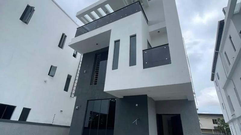 5 BEDROOM FULLY DETACHED DUPLEX WITH BQ